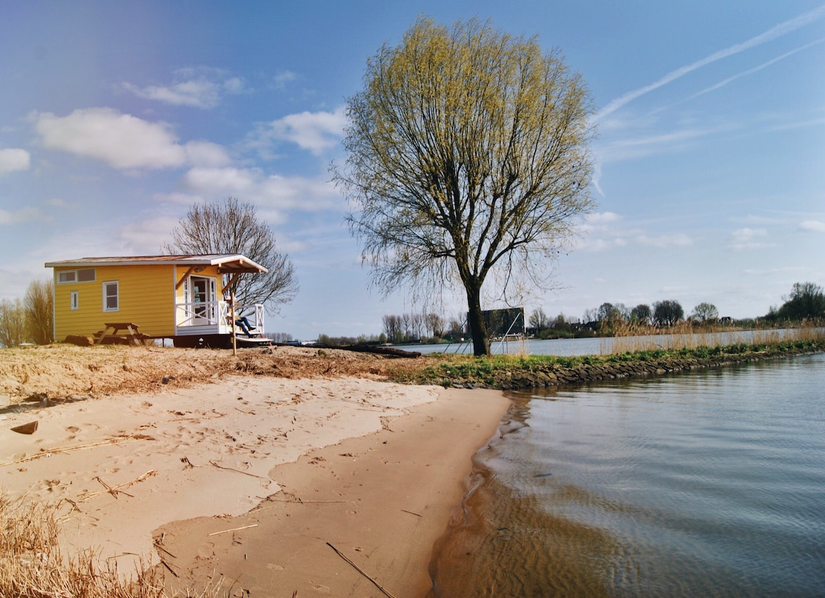 Tiny House Yellow Schoonhoven