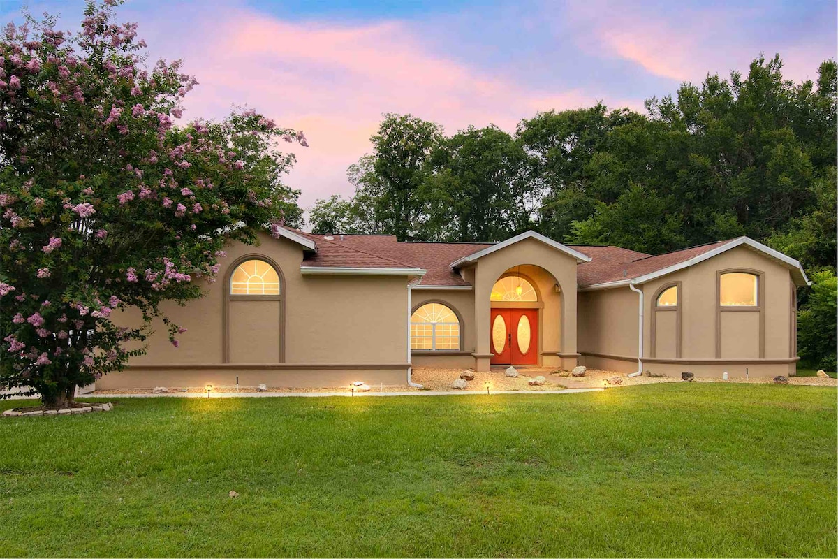 Elegant Ocala Oasis w/Pool: Unwind in Luxury