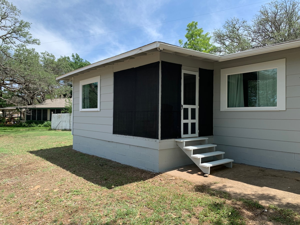 布坎南湖（ Lake Buchanan Cabin ）度假屋

蜘蛛山（ Mt./Lake ）