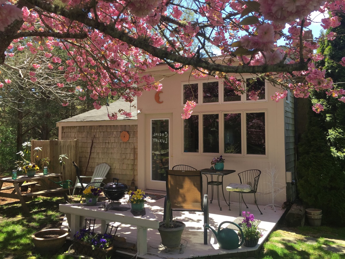 Charming Antique Cape Cod Cottage