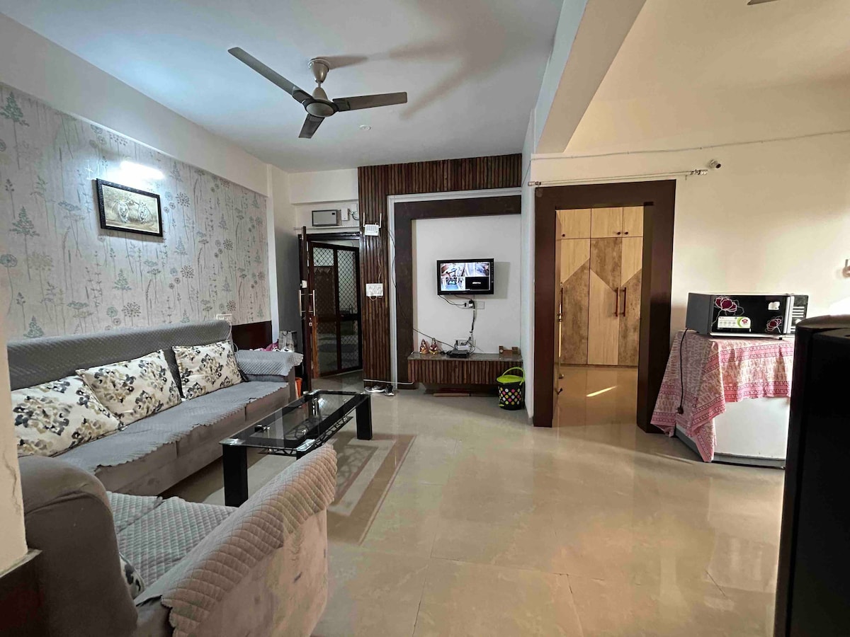 Fully Furnished 3 BHK apartment