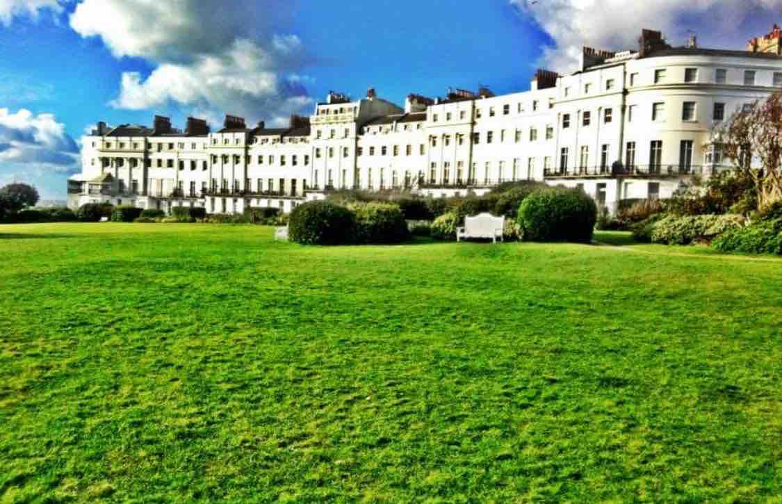 Elegant flat in exclusive garden square, Brighton
