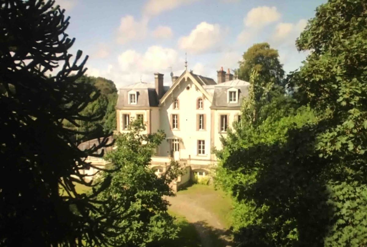 Château de Montvason -加热泳池， cherbourg