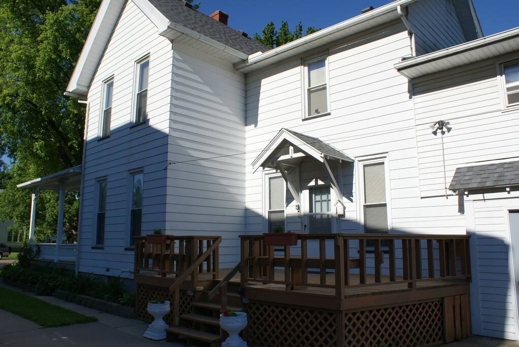 deck at rear of house