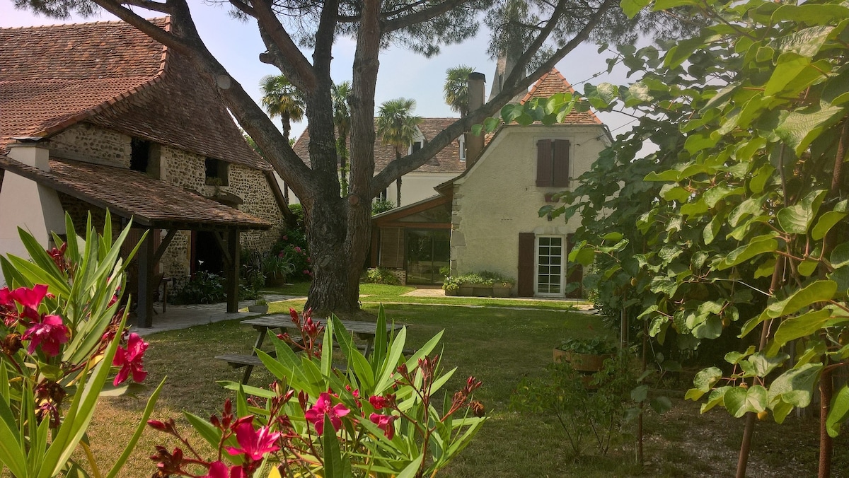 Gîte Méziat loc à la sem vacances d'été.