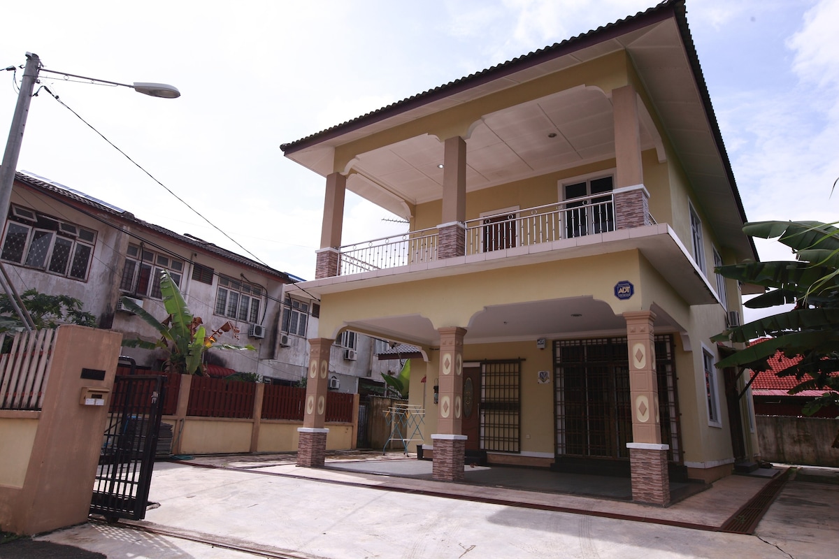 Kota Bharu Top Homestay with Bungalow Concept。