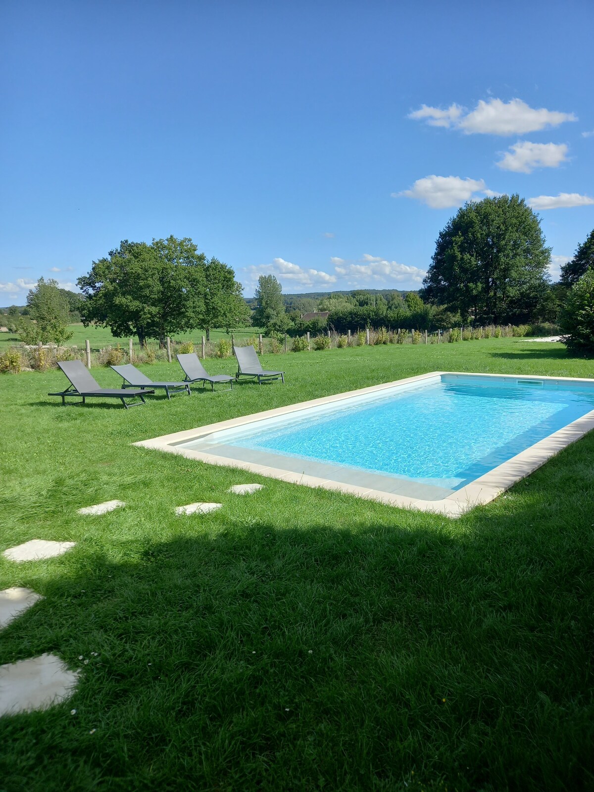 Maison de campagne familiale avec piscine