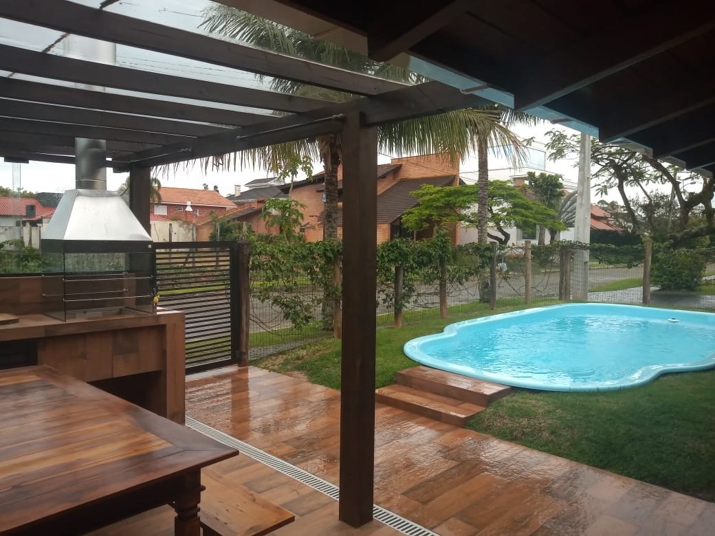 Casa Jurerê国际按摩浴缸和游泳池