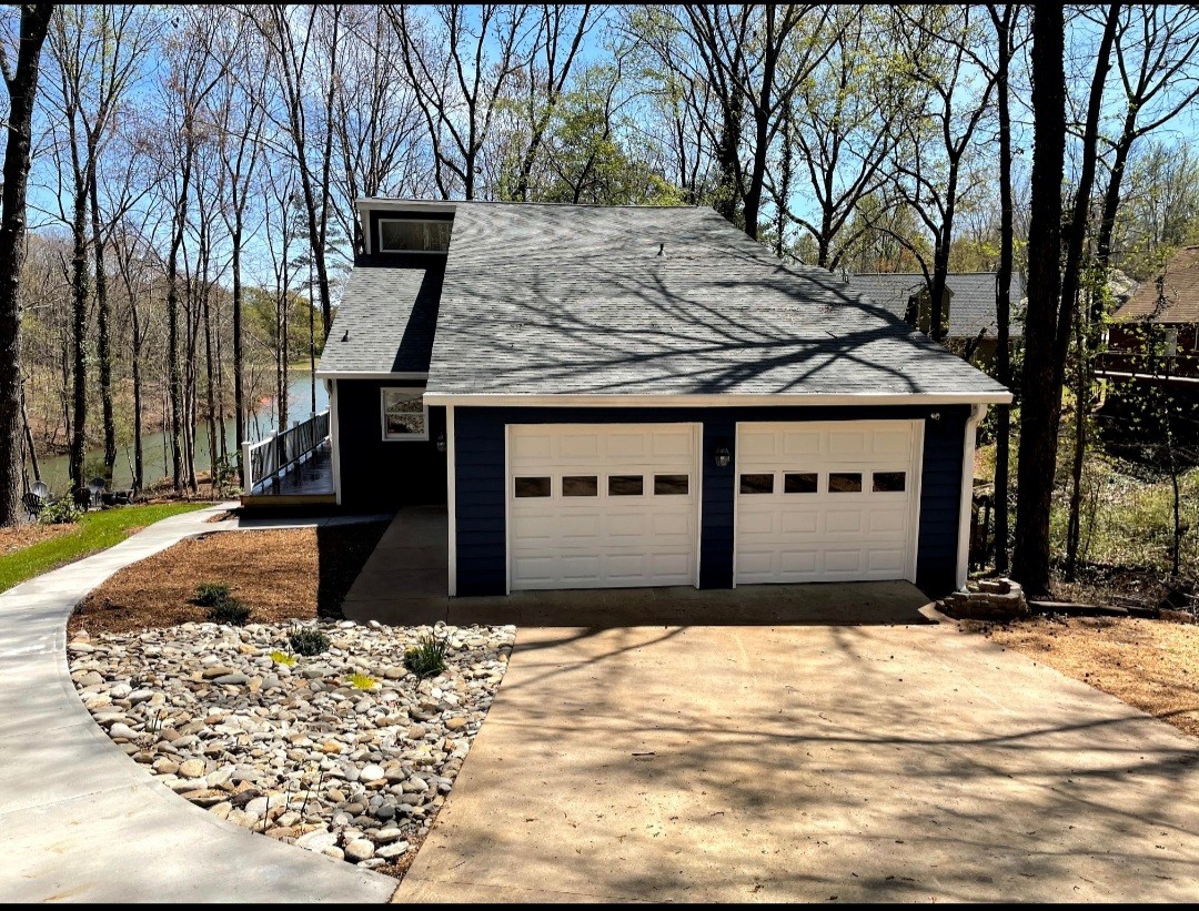 Lake House ，靠近克莱姆森（ Clemson ）皮划艇和桨板