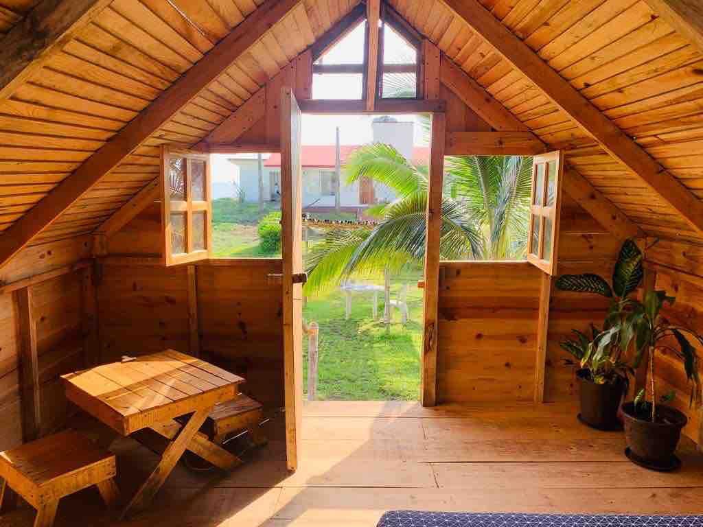 正宗的热带小木屋，可欣赏海景。