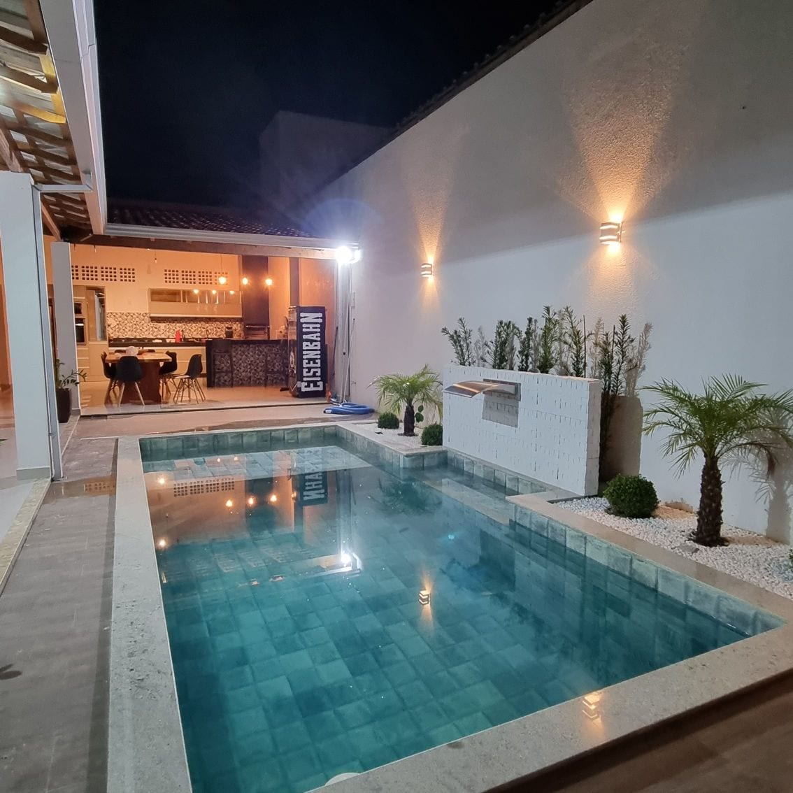 Casa com piscina a 300m da Praia