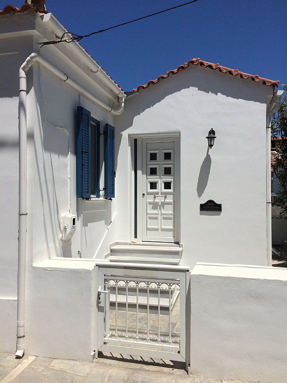 Authentic Greek house, near the beach and tavernas