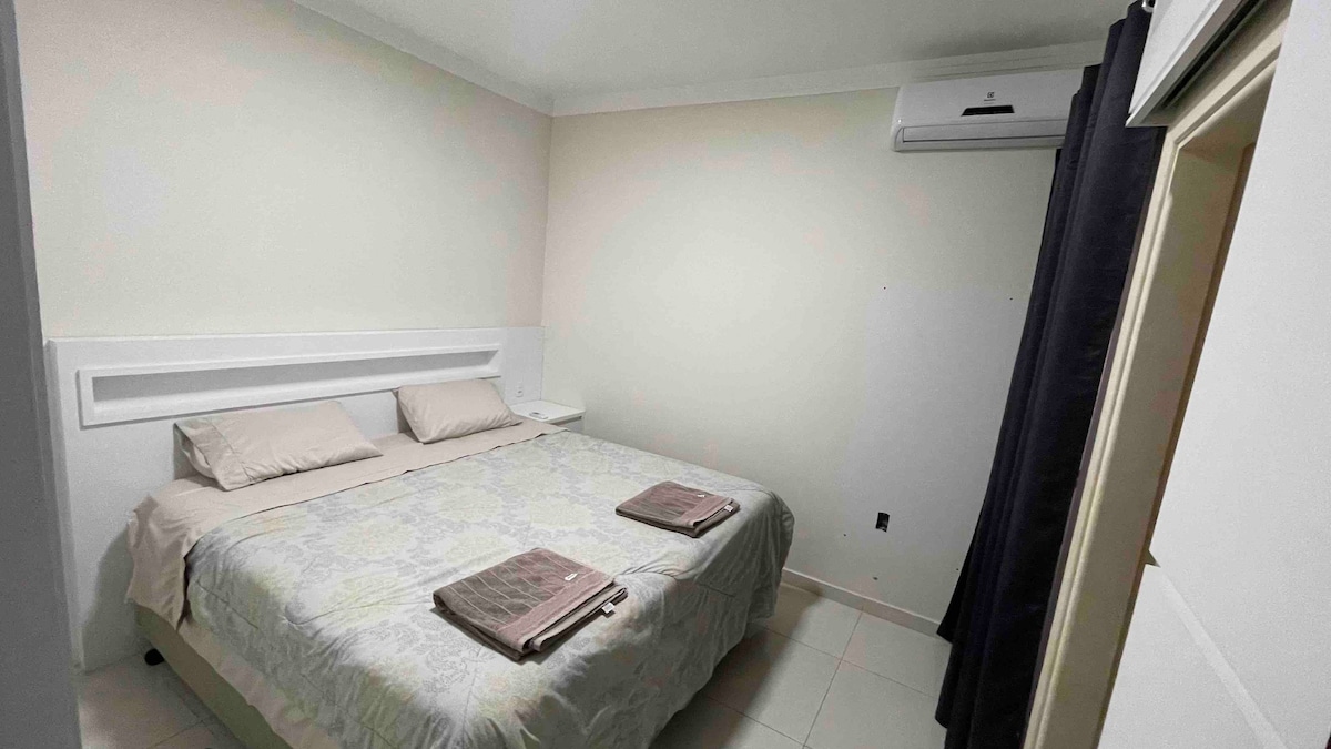 Quarto Privativo Suíte, Ar-Cond., Cama Super King