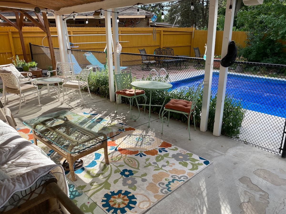 Mid-century Modern House, Pool, Red Rocks