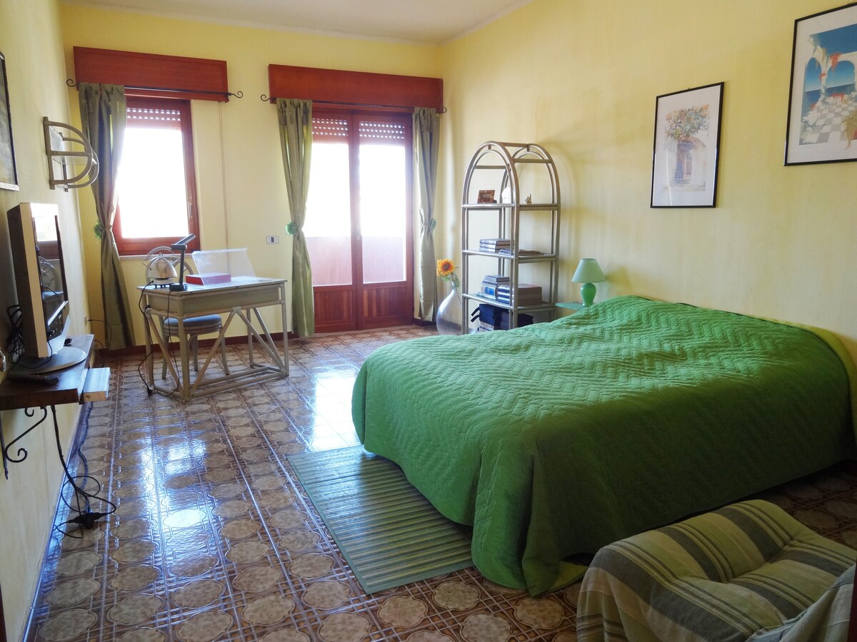 A Room in Selinunte w private bath and Terrace n.2