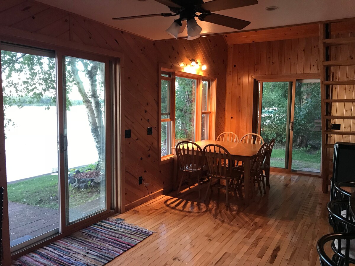 清水湖湖畔小木屋，可欣赏绝佳景观！