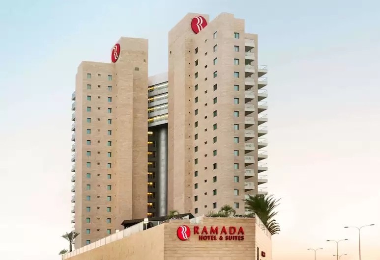 Netanya的Ramada酒店令人惊叹的套房