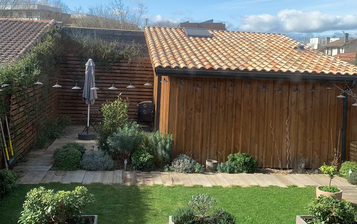 Cabane au fond du jardin