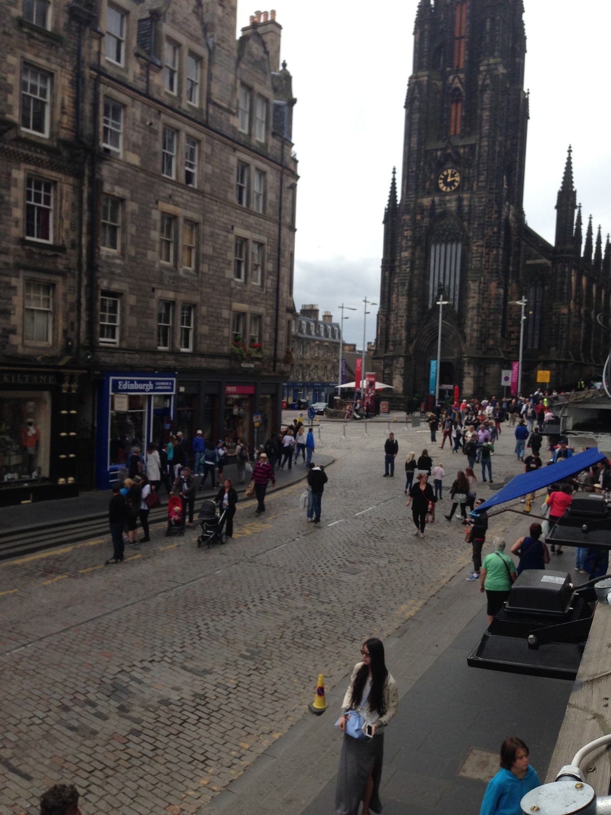 Royal Mile by Castle in Old Town