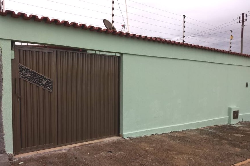 Casa temporada
Até 7 pessoas
Garagem 2 carros.