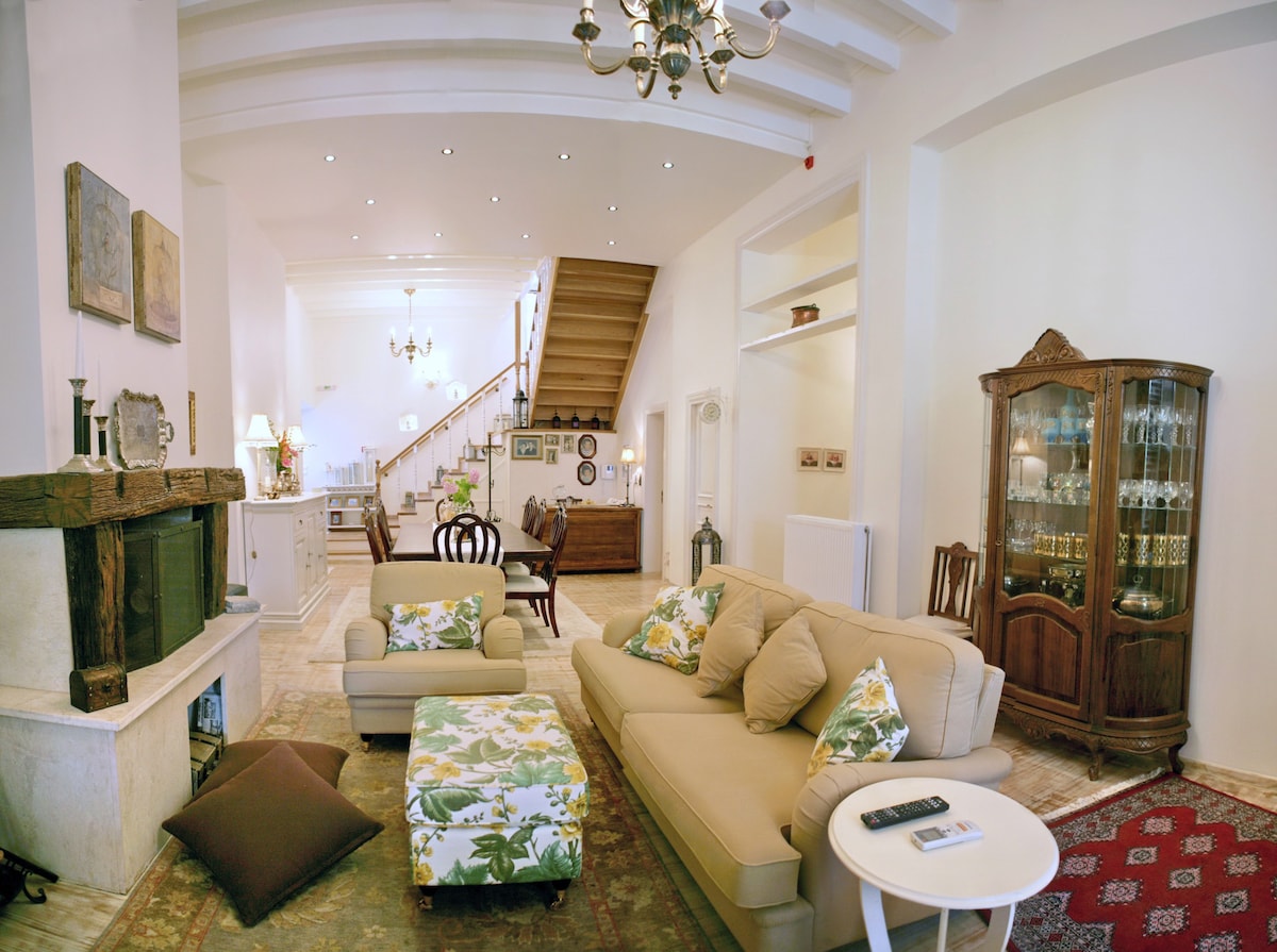 Stone Luxury Villa  of 5 bedrooms in Petra Lesvos