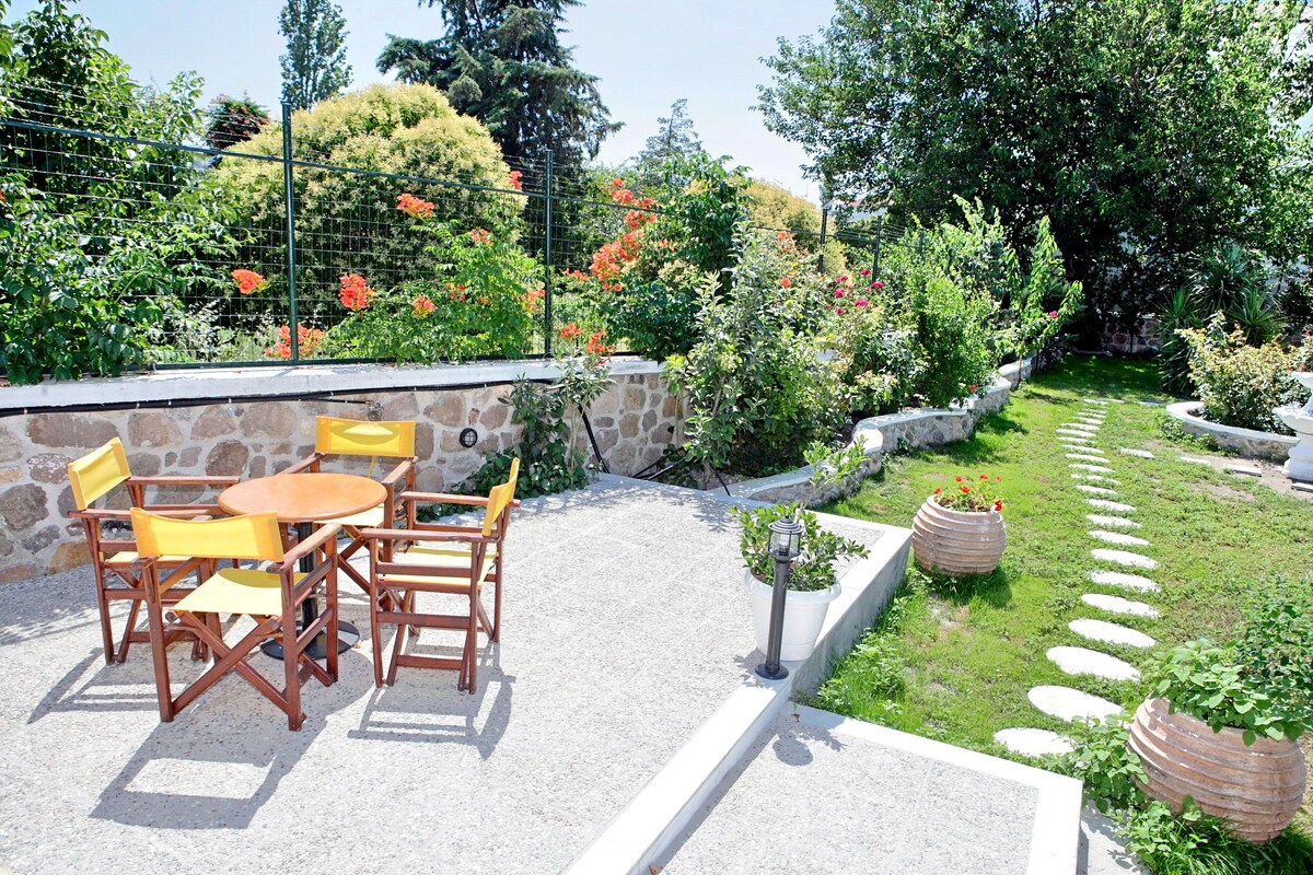 Stone Luxury Villa  of 5 bedrooms in Petra Lesvos