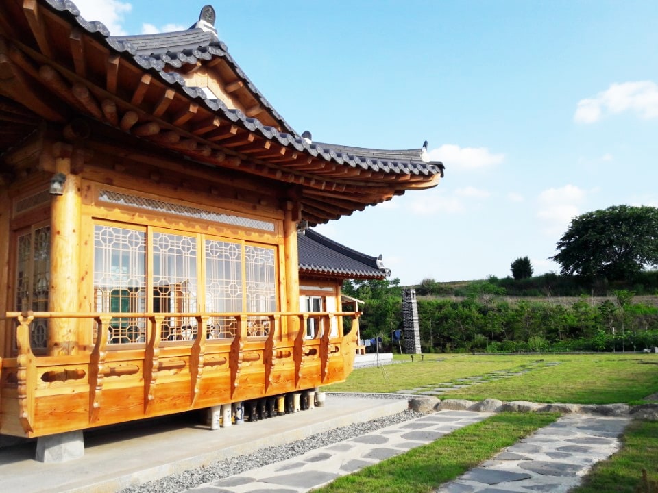 海滨韩屋「Old Salbi Hatbang Hanok Pension」