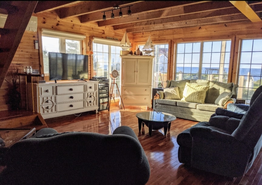 Sandpiper Beach House,4 bedroom oceanfront cottage