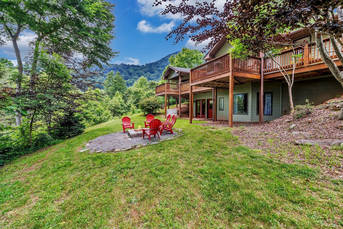 Beautiful Private Mountain Estate near Asheville