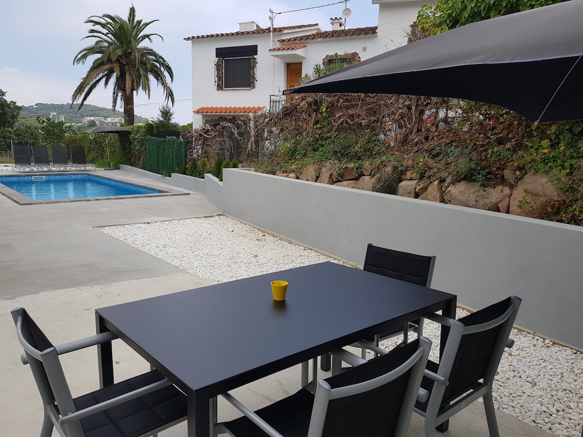 Casa Platja Aro Piscina +无线网络+ Air Co.非常宁静