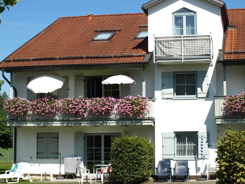 Oberaudorf带泳池和桑拿房的舒适公寓