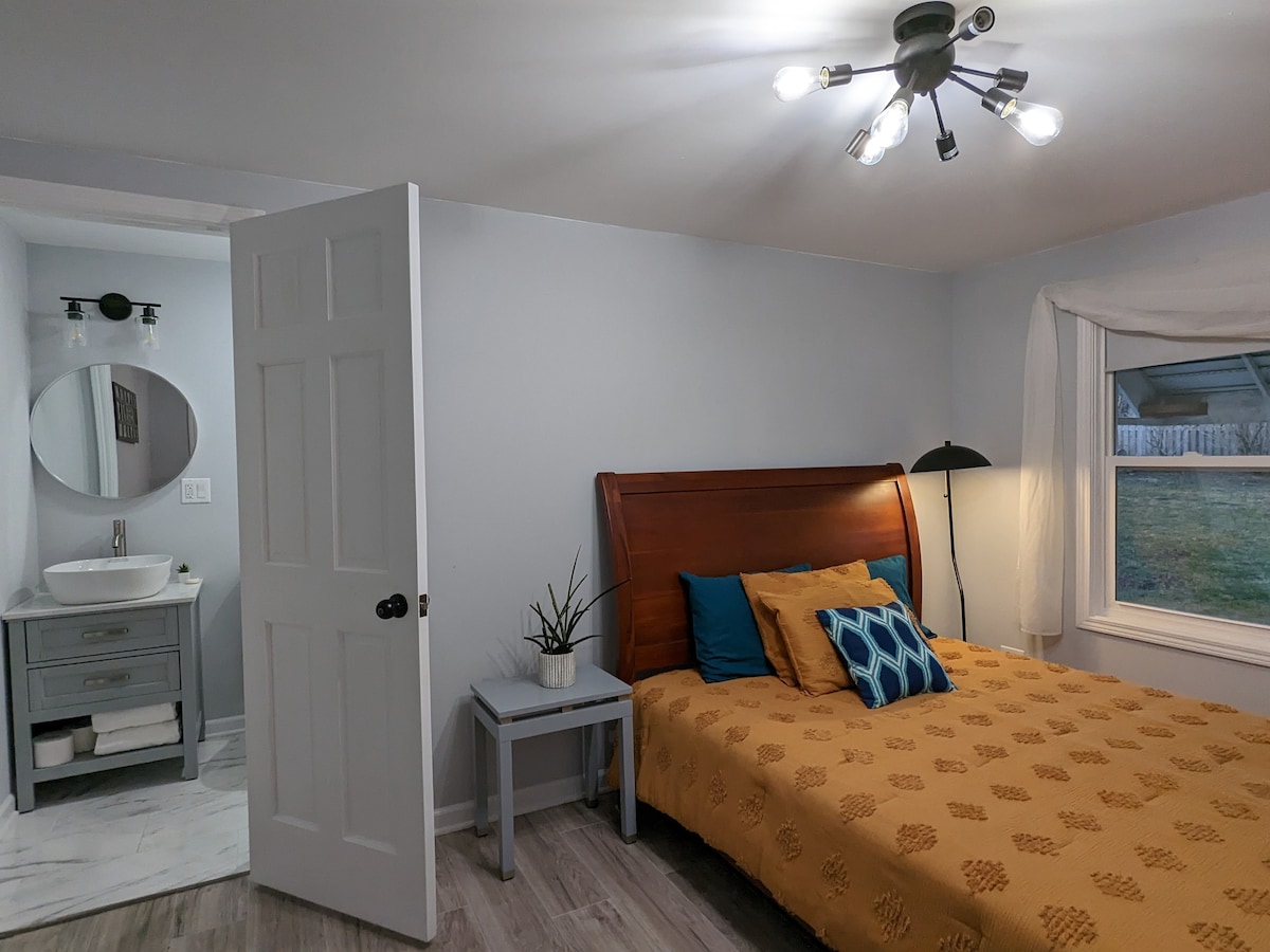 Renovated room near the beach.