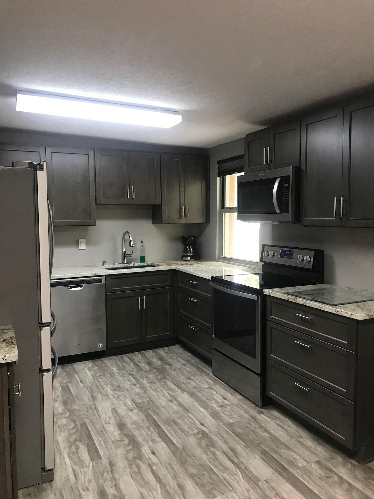 Appox. 3 blocks from LANL-renovated room rental