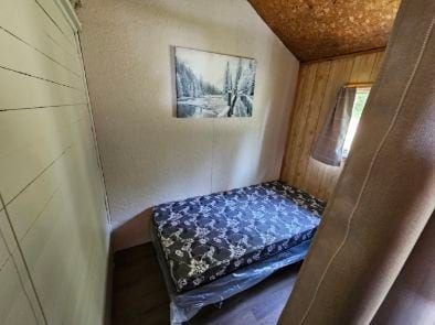Cabin #5 on Lake Temiskaming