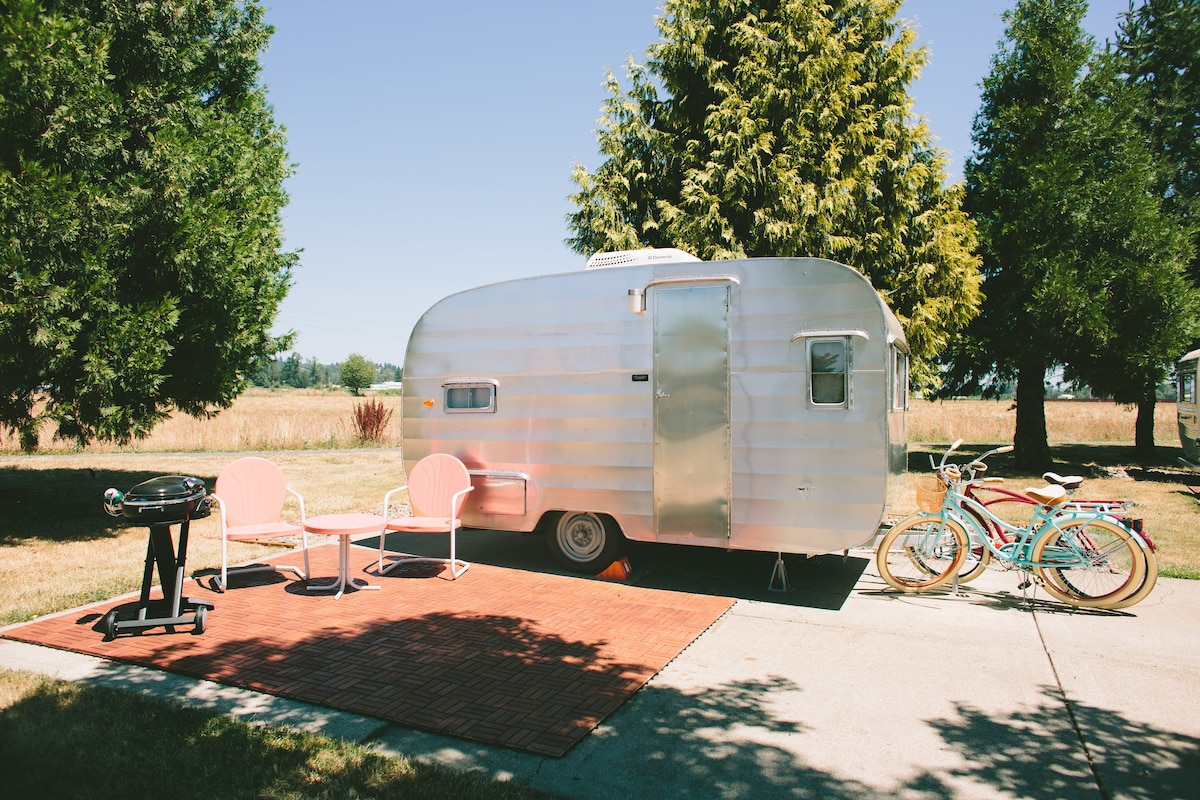 Restored 1956 Santa Fe Trailer