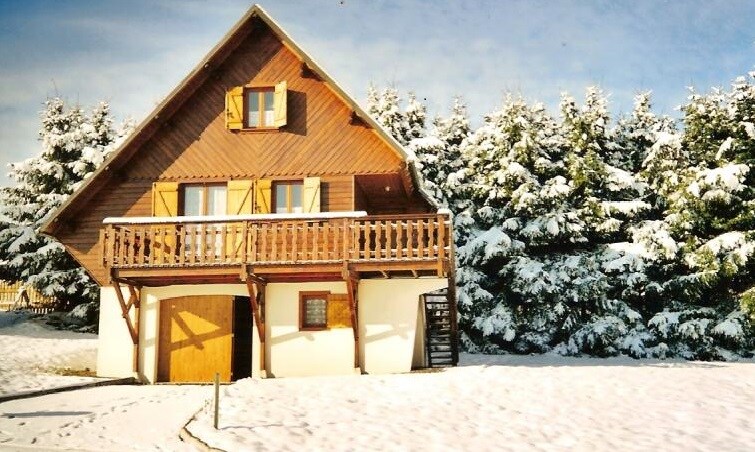 chalet besse en Auvergne rando lacs vtt ski nature