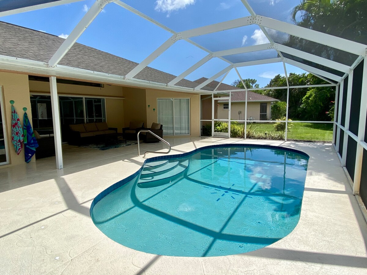 Heated Pool, Close to Beaches & Golf Steps Away!