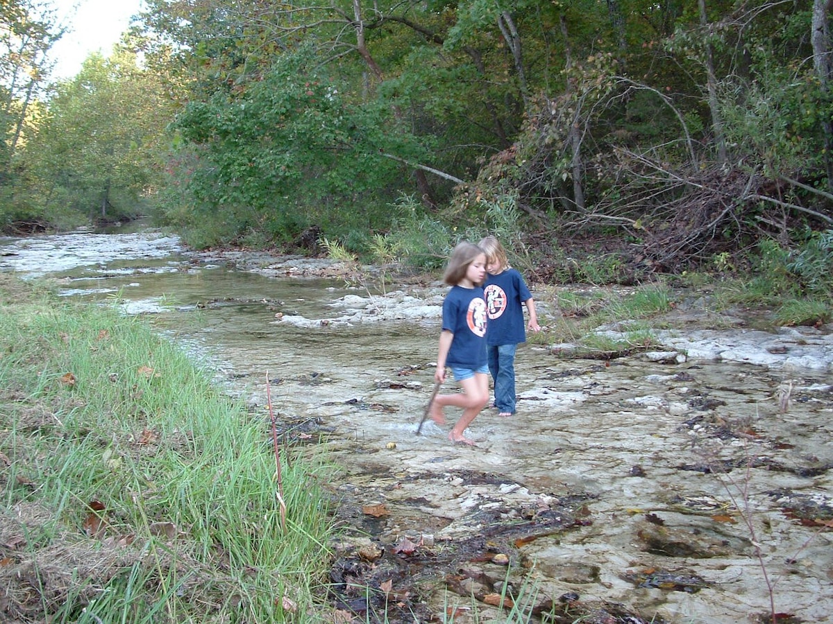 Cabin on the Creek, 120英亩