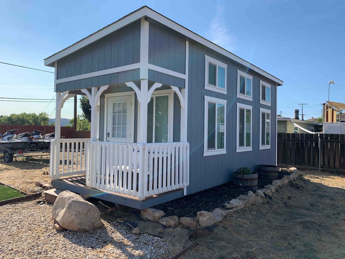 Cute Tiny House in Lakeside