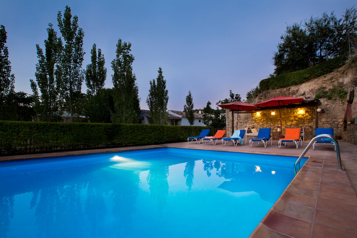 非常棒的私人小屋，带游泳池、无线网络、Alhambra
