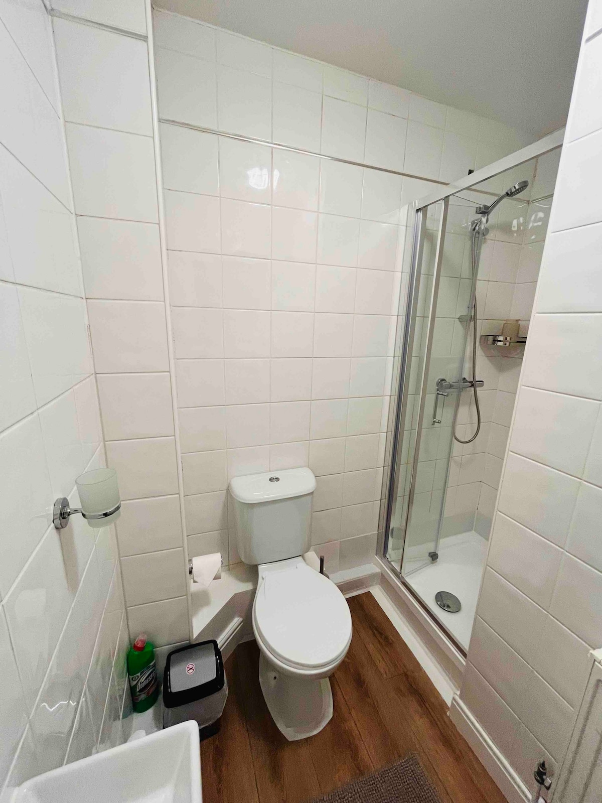 Lovely Ensuite - 35m City Centre and 10m Airport