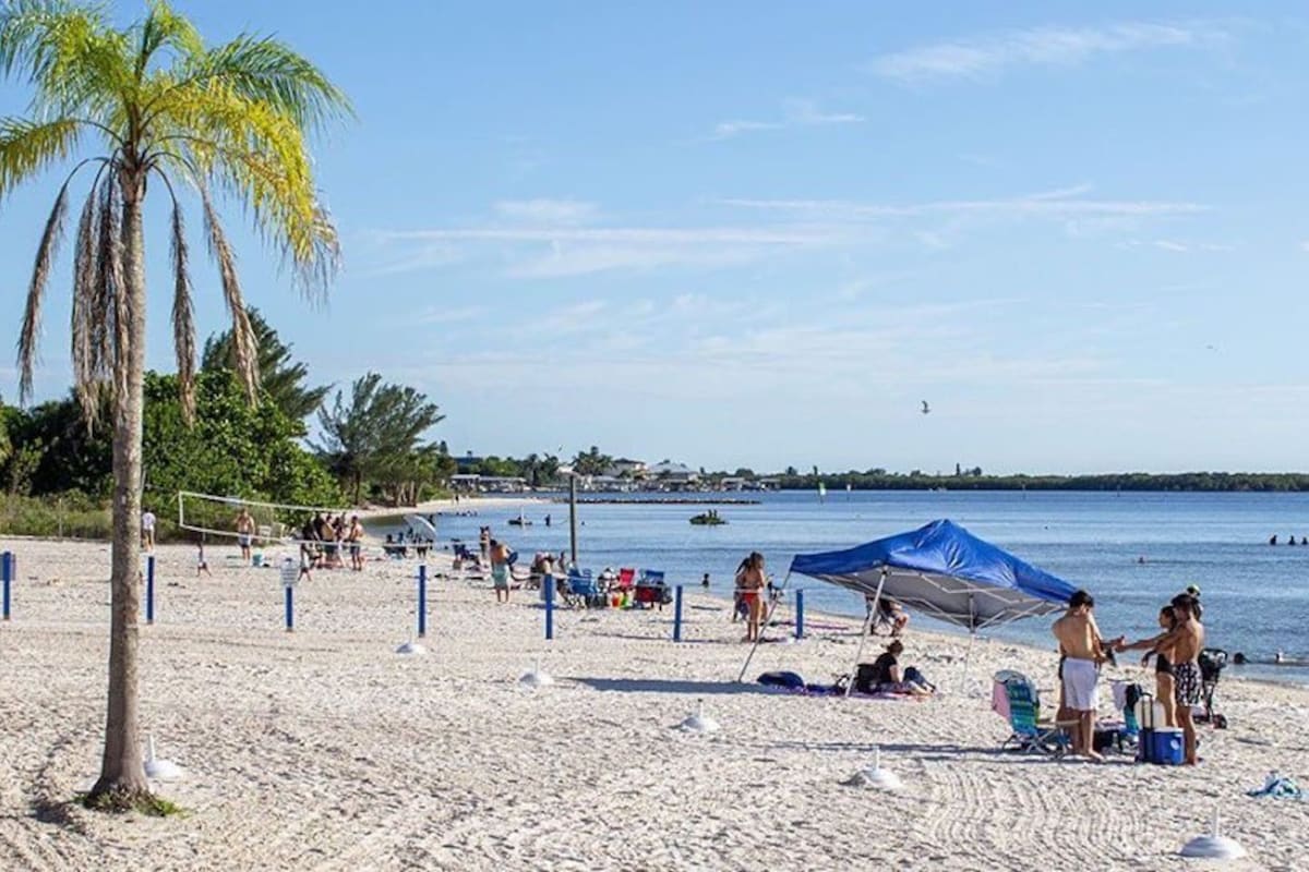 坦帕湾佛罗里达海滩度假村（ Tampa Bay Florida Beach Resort Sea Spray Studio114 ）