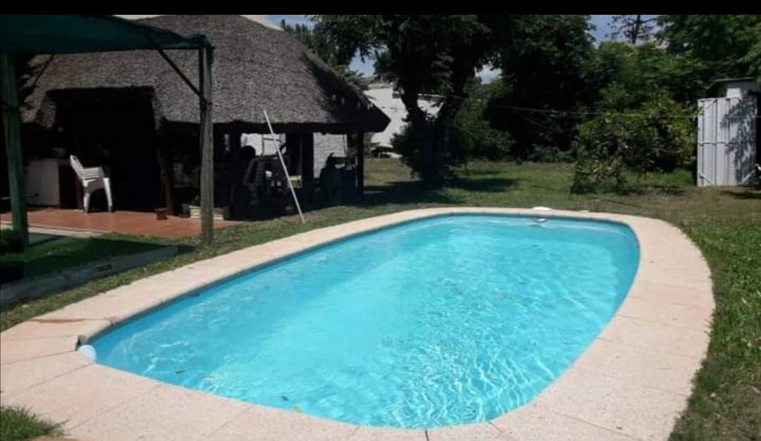房子带泳池， 3卧2卫，空调，空调。