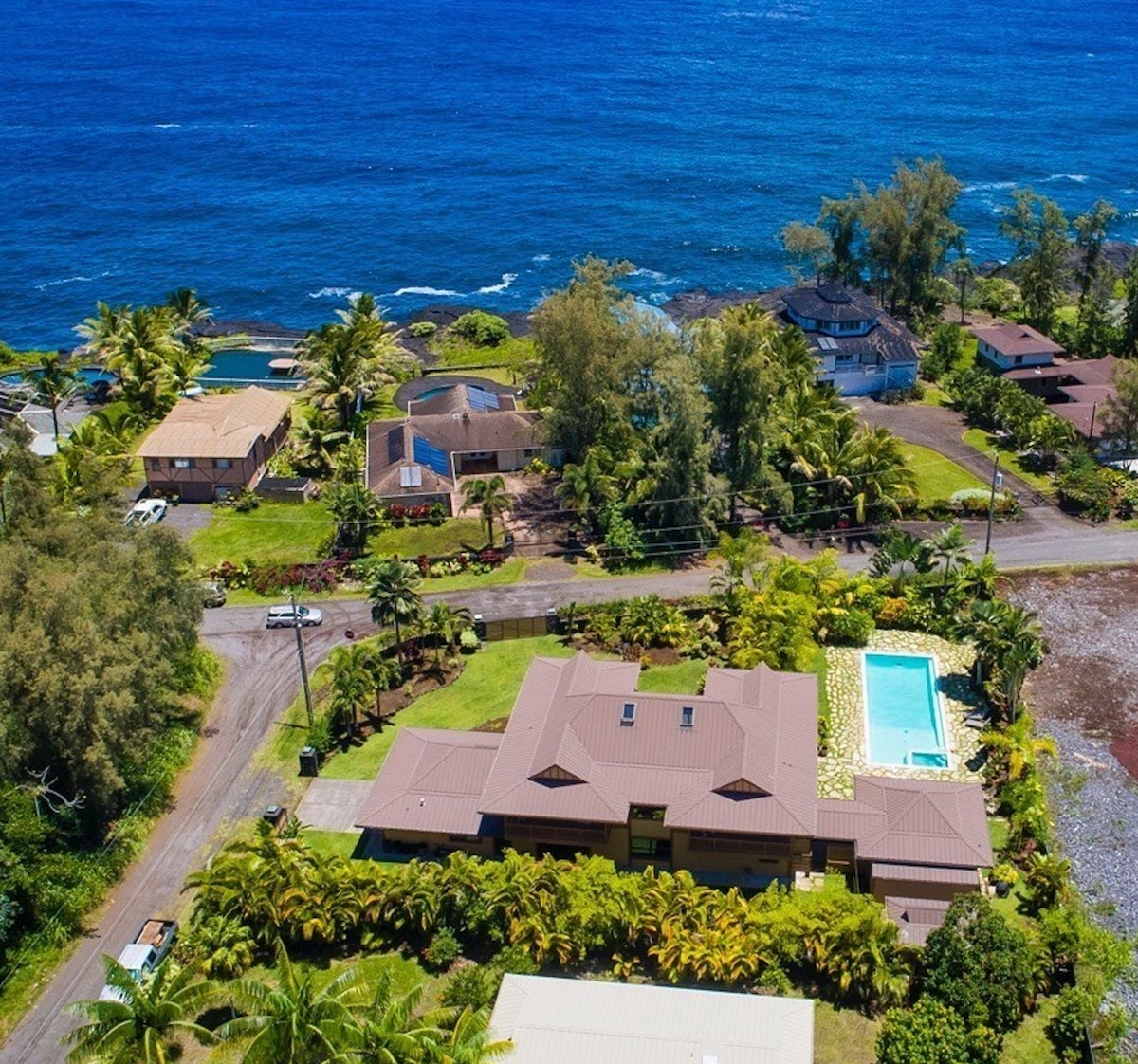 夏威夷帕拉伊索别墅（ Villa Paraiso Hawaii ） -大型泳池和热水浴缸。
