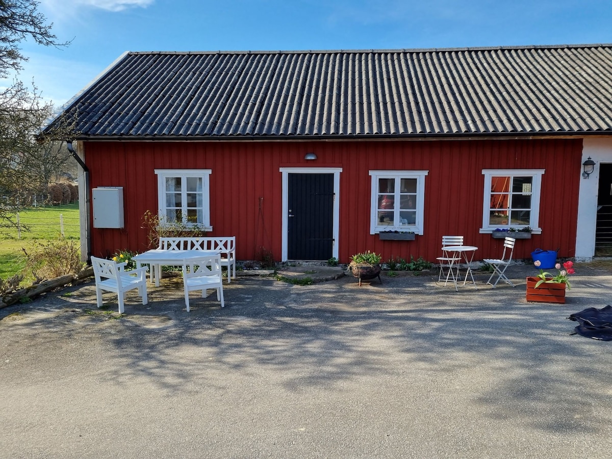 Gårdsstuga på Gård vid havet