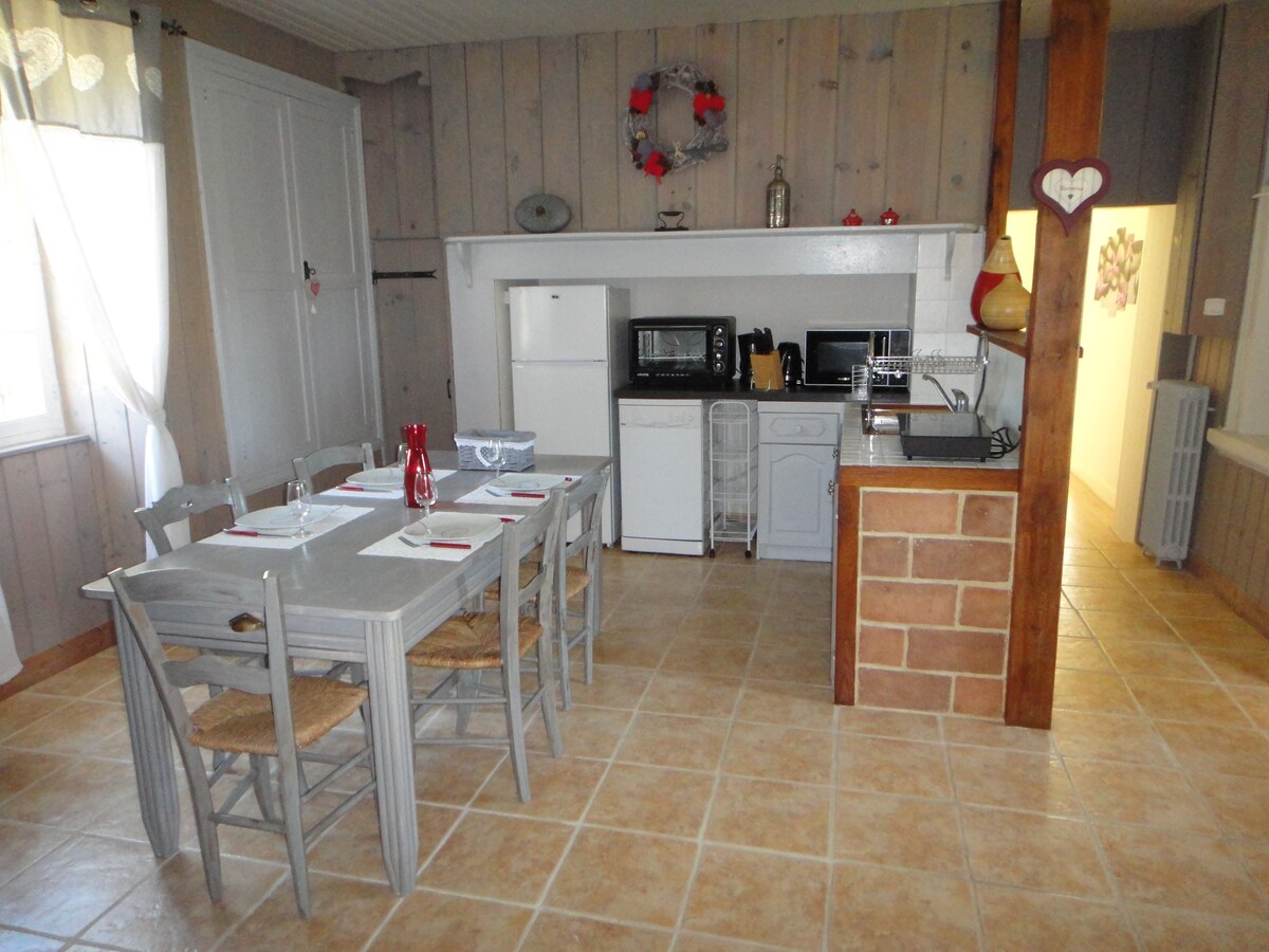 Gîte de charme " Au bout du Chemin" avec piscine