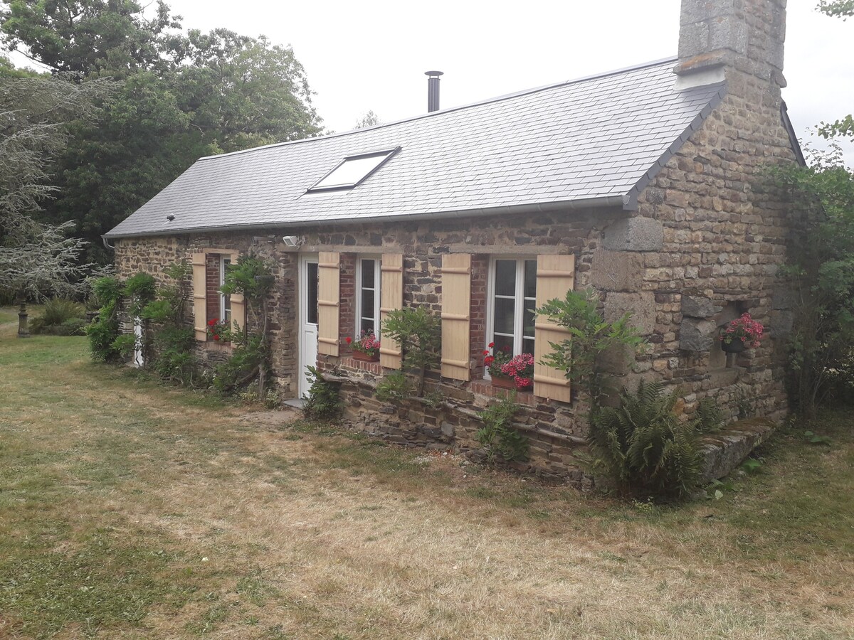 2 maisons dans un parc arboré au bord de l'Orne