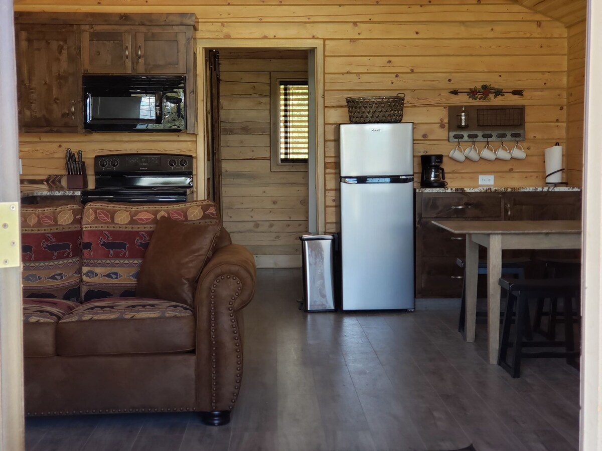 # 4 Pine Creek Cabins, Cabin ，我们最大的小木屋