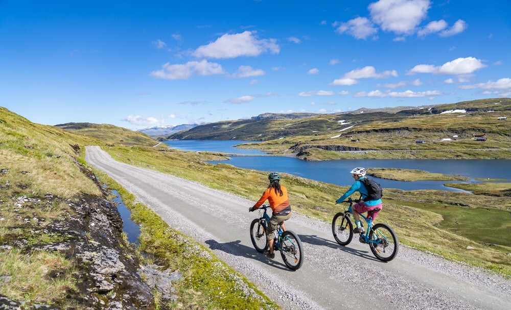 入住令人愉快的Myrkdalen滑雪场、山区和自行车中心