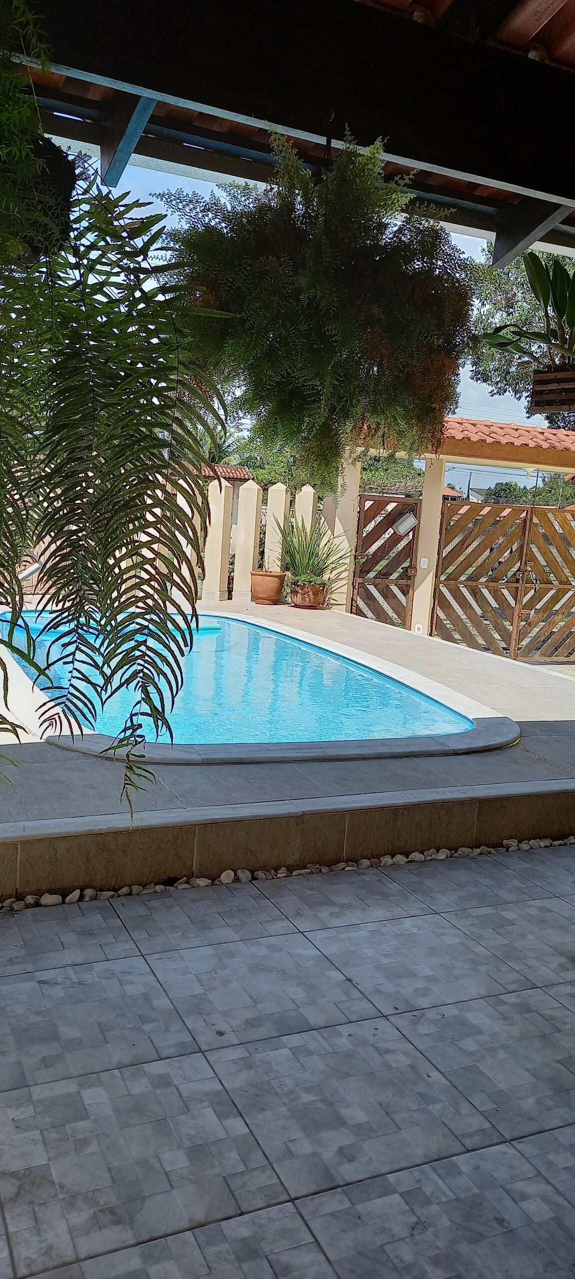 Casa c piscina em Caraguatatuba,bairro tranquilo.